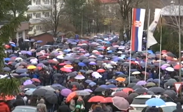 kosovska mitrovica protest