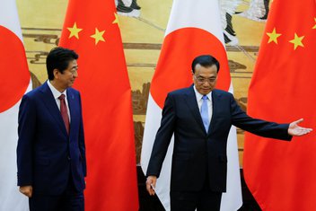 Šinzo Abe, Li Kećijang