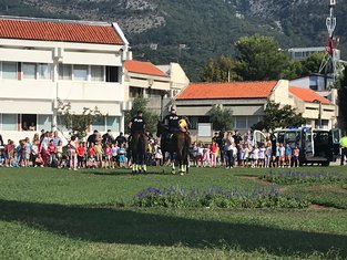 Budva, Vrtić, policija
