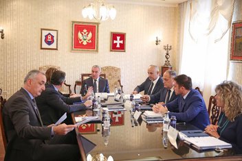 Milo Đukanović, Cetinje, Senat prijestonice