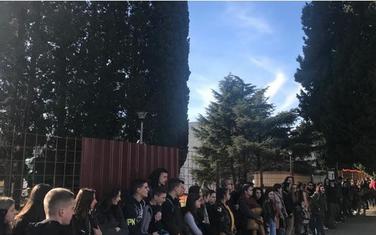 Đaci i građani brane ostatak parka