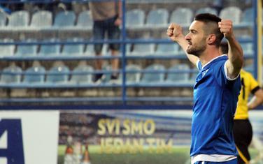 Miljan Vlaisavljević slavi gol za Sutjesku u finalu Kupa Crne Gore