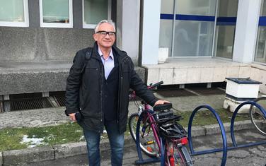 Do posla svakog dana ide biciklom: Ispred KC