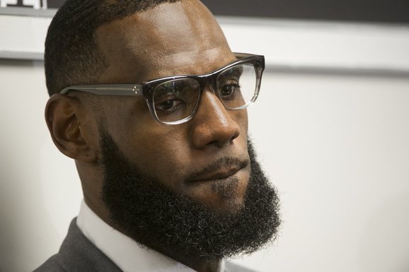 Lebron Džejms