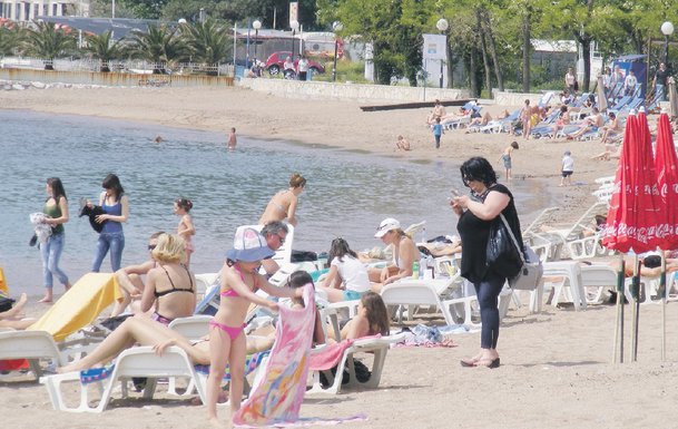plaža budva predsezona