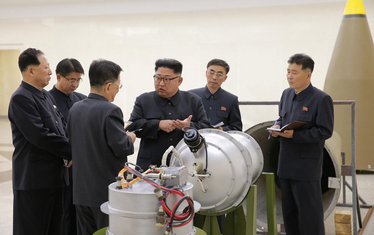 Kim Džong Un projektil