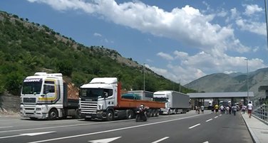 Božaj, kamioni