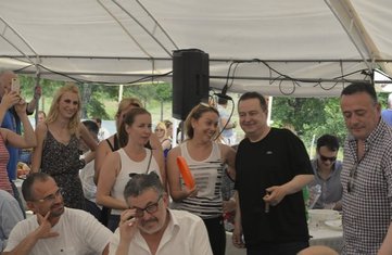 Informer, Branislav Mićunović