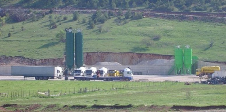 Otilovići, cementara Šarići