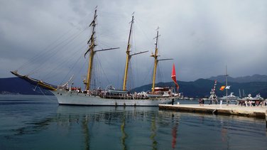 Jadran, isplovljavanje