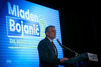 Mladen Bojanić, bar