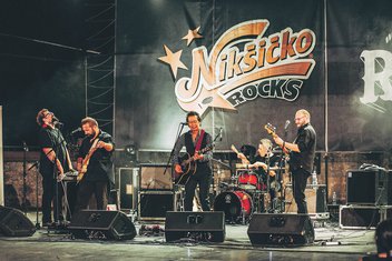 Searock, Sea rock, Alehandro Eskovedo