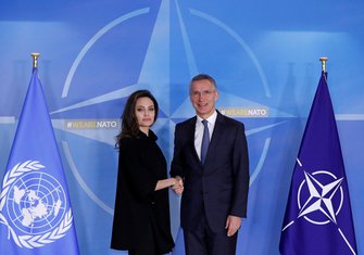 Anđelina Džoli, Jens Stoltenberg