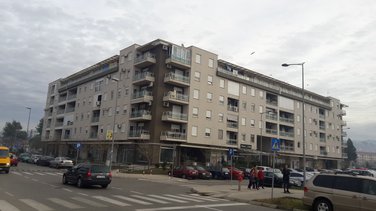 Zgrada Vojska Tološi