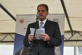 Romi stanovi, Slavoljub Stijepović