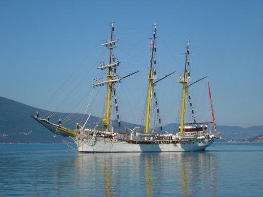 Školski brod Jadran