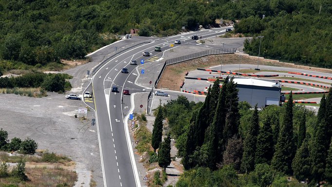 AMSCG, stanje na putevima