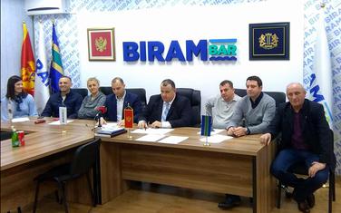 Sa pres konferencije "Biram Bar"