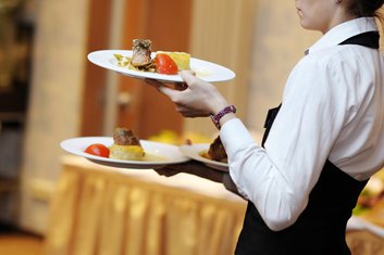 konobar, konobarica, restoran