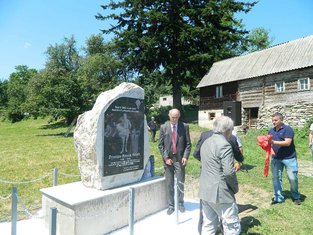 Spomenik, Puniša Račić