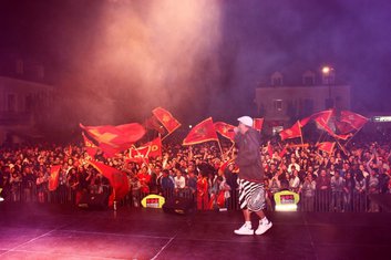 Who see, 21. maj, Dan nezavisnosti, koncert