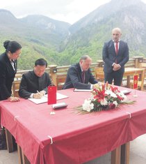 Cui Dživei, Milutin Simović