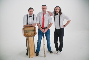 Članovi grupe Ničim izazvan sa Peruničićem