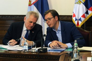 Toma Nikolić, Aleksandar Vučić