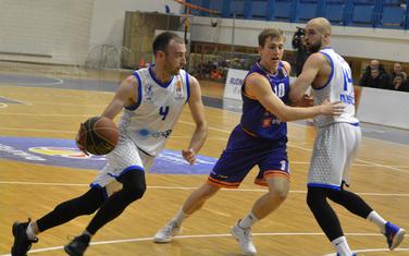 Nikola Pavlićević (Sutjeska) na večerašnjem meču u Nikšiću (Foto Milan Šapurić)