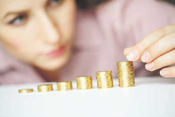 Novac, Finansije