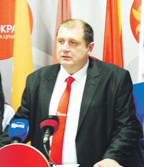 Vladimir Čađenović (Novine)