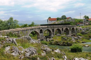 Crvena stijena, most na Moštanici