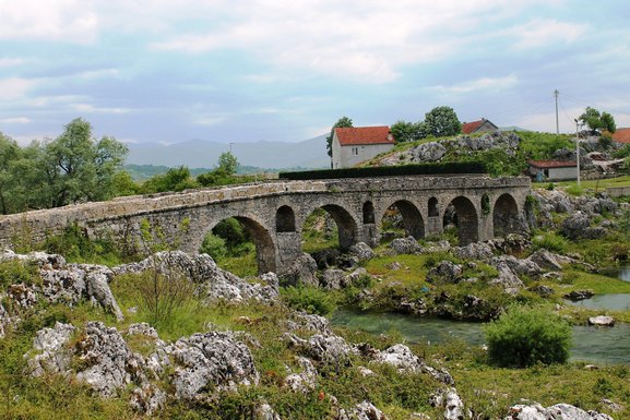 Crvena stijena, most na Moštanici