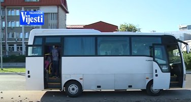 Autobus, đaci Berane