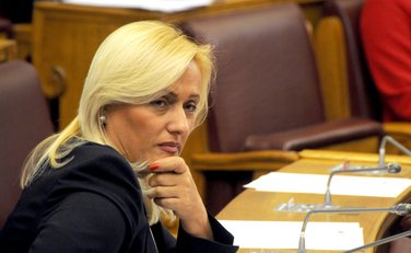 Azra Jasavić