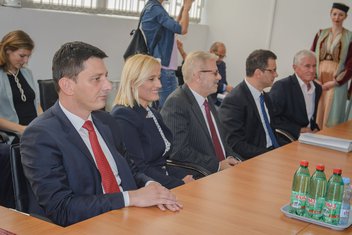 Pozitivna, Darko Pajović, Azra Jasavić