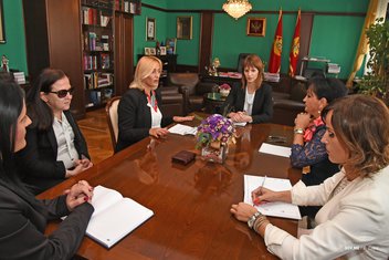 Azra Jasavić, Vesna Medenica