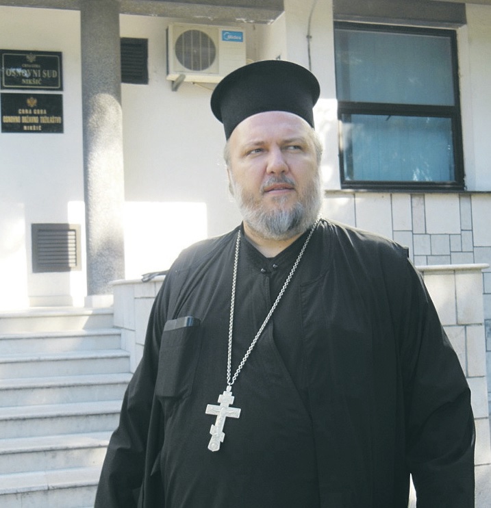 Velibor Džomić