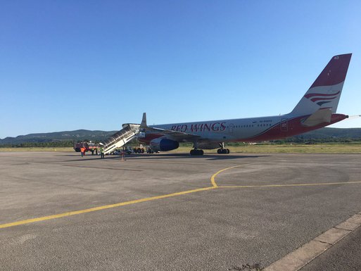 tupoljev Tu-204-100