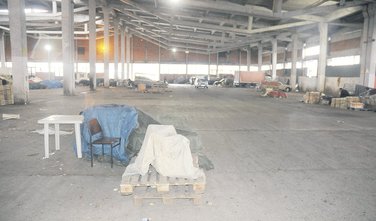 Prazan Distributivni centar, Tuški put