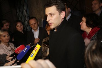 Božo Petrov
