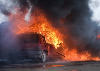 zapaljeni automobil