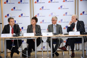Duško Marković, Janina Hrebičkova, Mitja Drobnič, Mustafa Server Čajlan