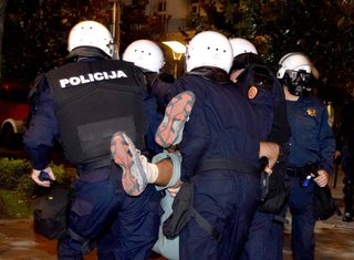 povrijeđeni demonstrant, protesti DF