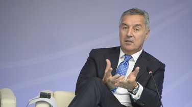 Milo Đukanović, Tirana