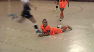 Futsal liga Brazil, udarac u glavu