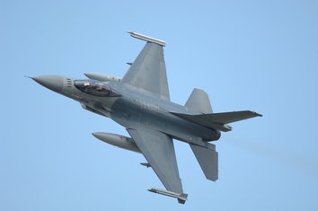 F 16