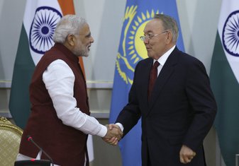 Narendra Modi, Nursultan Nazabajev