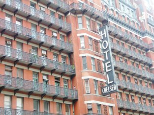 Hotel Čelsi (Novina)