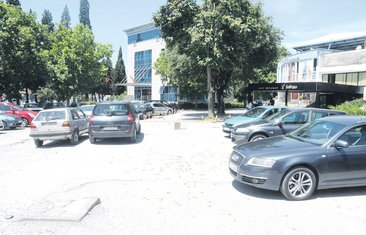Parking, Jugopetrol pumpa